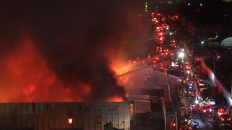 Incêndios em armazéns se multiplicam nos EUA; o que pode estar acontecendo?