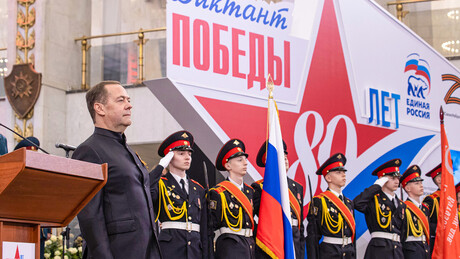 Medvedev: Rússia luta contra os nazistas há mais de 80 anos