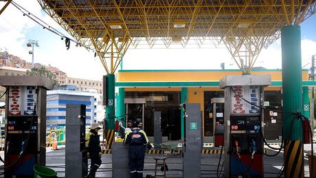 Aliado dos EUA, governo da Bolívia enfrenta escassez de combustíveis