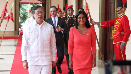 Delcy Rodríguez e Gustavo Petro defendem 'abordagem séria' entre Venezuela e Colômbia contra tráfico