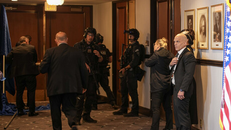 Trump se pronuncia após ser evacuado de evento marcado por tiroteio: 'que o show continue'