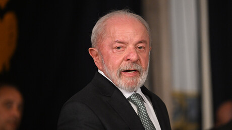 Lula retorna a Brasília após procedimentos médicos em São Paulo