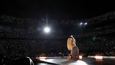 Serralheiro morre durante montagem de palco para show da Shakira em Copacabana