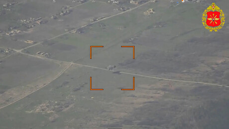 VÍDEO: Drones e artilharia da Rússia destroem posição ucraniana