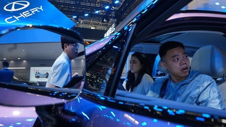 VÍDEO: China 'mergulha de cabeça' com novo veículo anfíbio