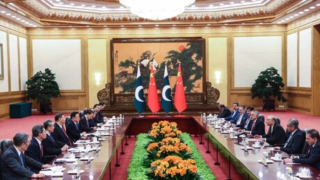 Presidente do Paquistão homenageia Mao Zedong em visita à China