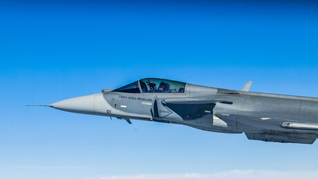 FAB leva caças brasileiros ao Chile para exercício com aeronave dos EUA