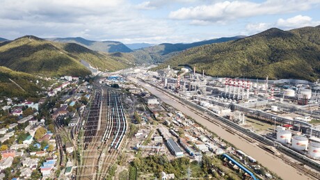 Ataque de drones ucranianos causa incêndio em refinaria russa