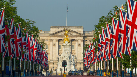 Trump diz que sempre quis morar no Palácio de Buckingham após notícia sobre parentesco com o rei Carlos III