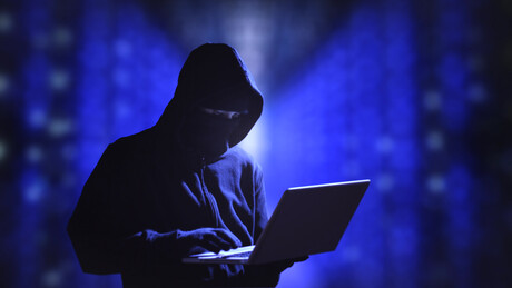 País europeu planeja proibir anonimato em redes sociais para combater 'toxicidade digital'