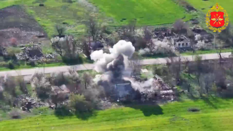 VÍDEO: Drones russos atingem posições inimigas em múltiplas frentes