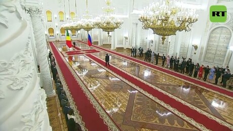 VÍDEO: Putin recebe presidente da República do Congo no Kremlin