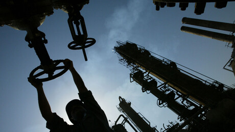 Preços do petróleo batem novamente nível mais alto em 4 anos