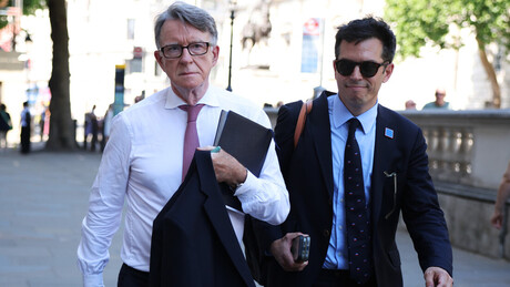 Caso Epstein gera profunda crise na diplomacia britânica