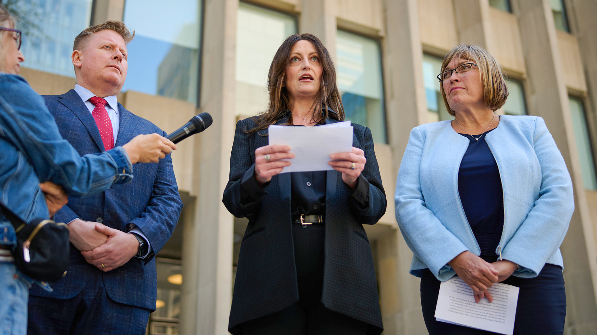 Atriz com transtorno mental implora por direito à eutanásia no Canadá