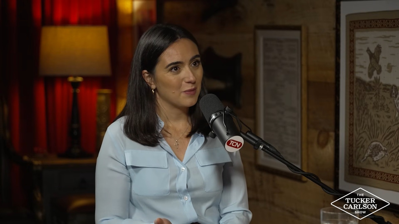 Em entrevista a Tucker Carlson, ex-assessora de Zelensky diz que ele deve ter problemas mentais