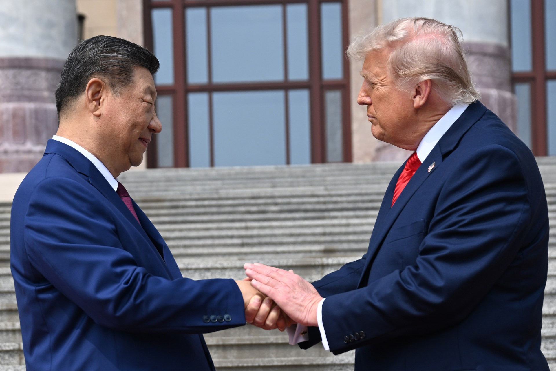 VÍDEO: Quem venceu o duelo de apertos de mão entre Xi Jinping e Trump?