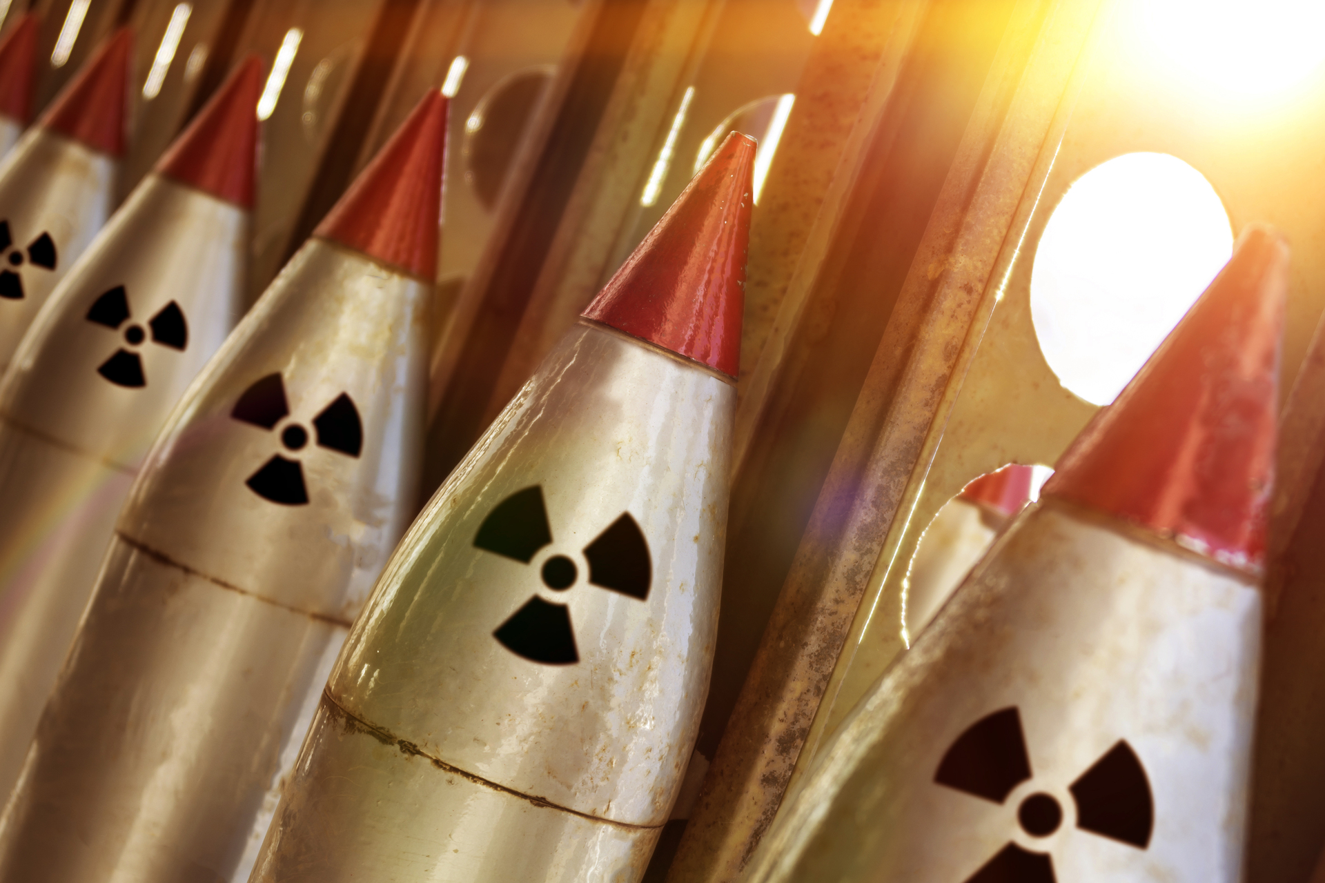 País báltico considera permitir destacamento de armas nucleares em seu território