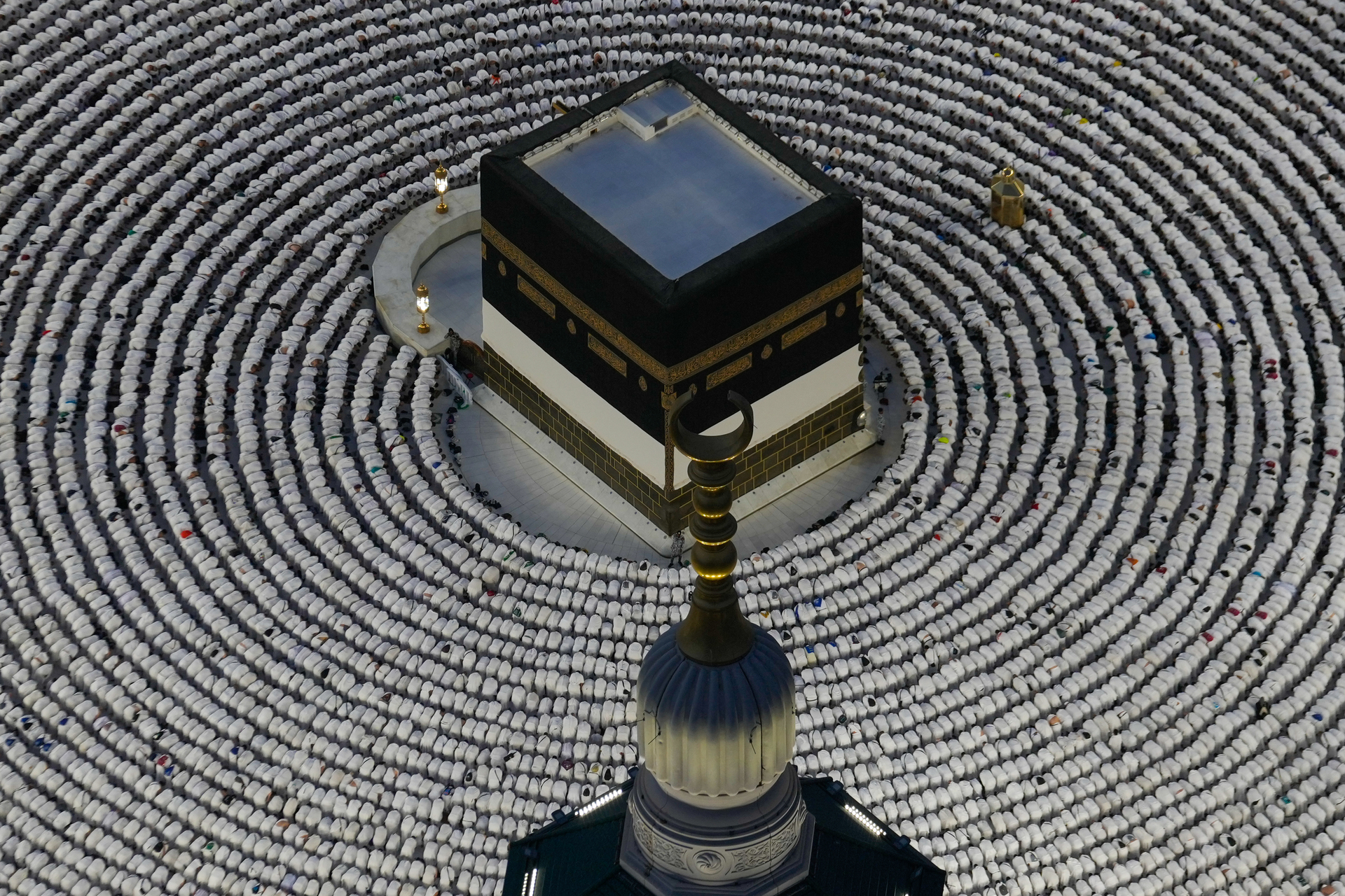 VÍDEO impressionante: Sincronia perfeita de 1,5 milhão de fiéis em Meca