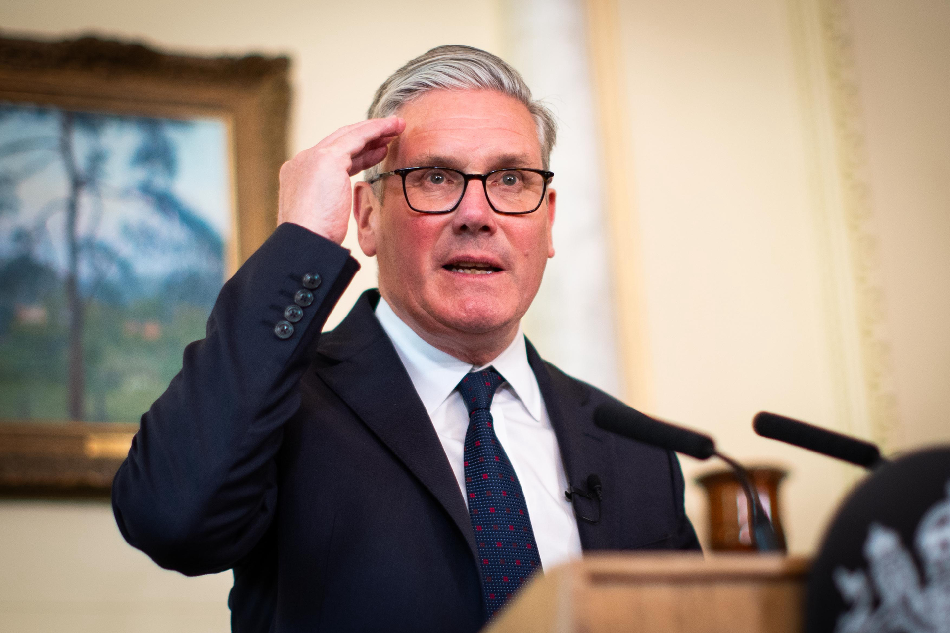 Primeiro-ministro britânico manda rever sentenças de adolescentes estupradores no Reino Unido