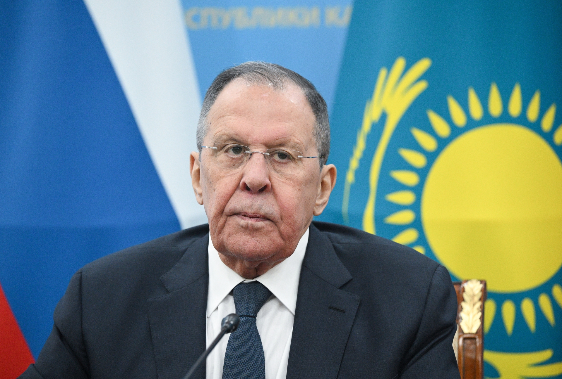 Lavrov desdenha exigência da UE sobre retirada das tropas russas