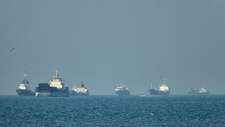 Irã indica a navios única rota segura para cruzar Estreito de Ormuz