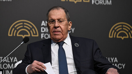 Lavrov e premiê do Catar conversam sobre o Estreito de Ormuz por telefone