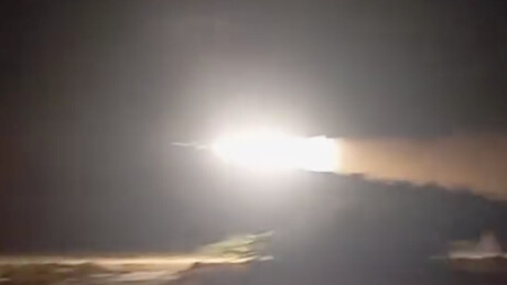 VÍDEO: Primeiras imagens mostram Irã disparando em represália contra navios dos EUA