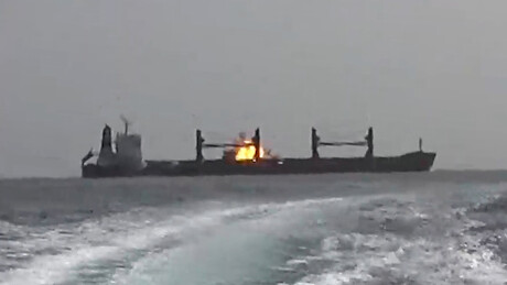 Navio petroleiro chinês é atacado pela primeira vez em Ormuz — imprensa