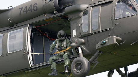 Governo do RJ suspende compra de helicóptero Black Hawk após suspeitar que aeronave era usada