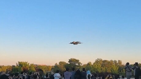 VÍDEOS: Aviões de transporte C-17 pousam na China às vésperas da visita de Trump