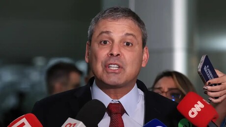 Lindbergh responde no STF após denúncia contra relator da CPMI do INSS por estupro de vulnerável