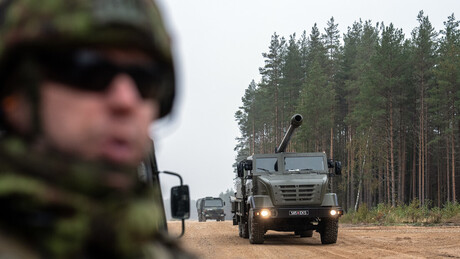 País da OTAN relata aumento nos custos de armamentos em meio à militarização europeia