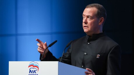 Ex-presidente da Rússia responde às ameaças do Báltico: 'quanto menor, mais alto late'