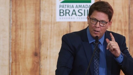 Justiça busca Mario Frias para intimá-lo, mas deputado não está no Brasil - imprensa