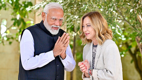 VÍDEO: Modi presenteia Meloni com doces que carregam trocadilho viral