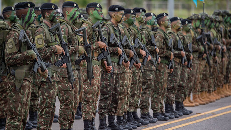 ONU vistoria tropas do Exército brasileiro para futuras missões de paz