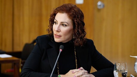 Defesa de Zambelli reage após Moraes determinar andamento dos trâmites da extradição