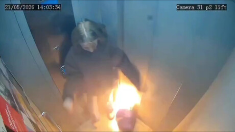 VÍDEO: Powerbank pega fogo em elevador e quase provoca tragédia na Rússia