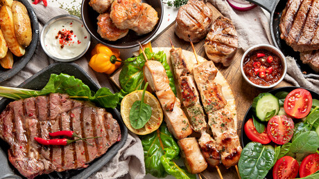 Comedores de carne têm mais chances de chegar aos 100 anos, mas há uma condição