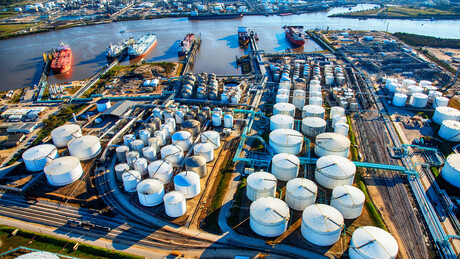 Agência Internacional de Energia alerta para risco de 'zona vermelha' no mercado de petróleo