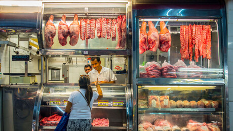 União Europeia e Brasil definem calendário para negociar solução para veto à carne bovina