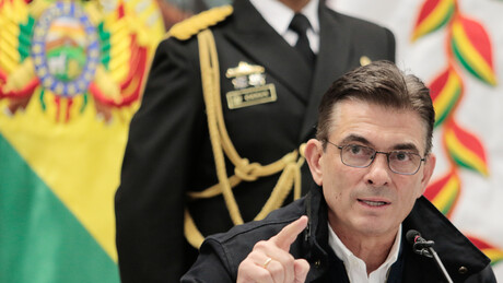 Presidente da Bolívia reduz pela metade seu próprio salário e de seu gabinete em meio à crise no país