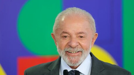 Lula anuncia envio de ajuda humanitária à Bolívia após conversa com Rodrigo Paz