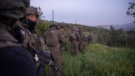 Israel lança operação terrestre contra Líbano violando zona neutra