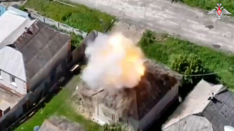 VÍDEO: Drones russos não dão trégua a tropas inimigas