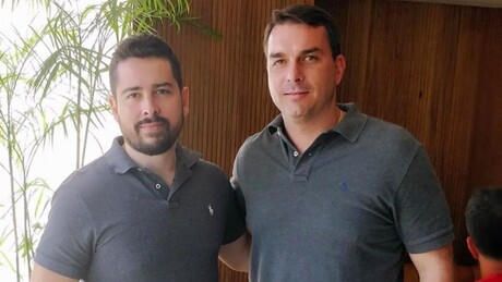 Figueiredo revela quanto tempo durou encontro de Flávio Bolsonaro com Trump