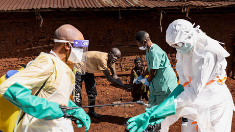 'Chineses estão combatendo o ebola ombro a ombro com nossos irmãos africanos', afirma Pequim