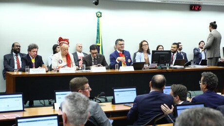 Comissão na Câmara aprova o fim da jornada 6x1