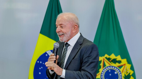 'Sou um católico fervoroso', afirma Lula ao negar ser comunista